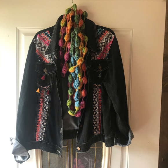 Jean jacket - Picture 1 of 11